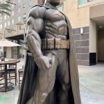 Magnifica statua di Batman inaugurata in California